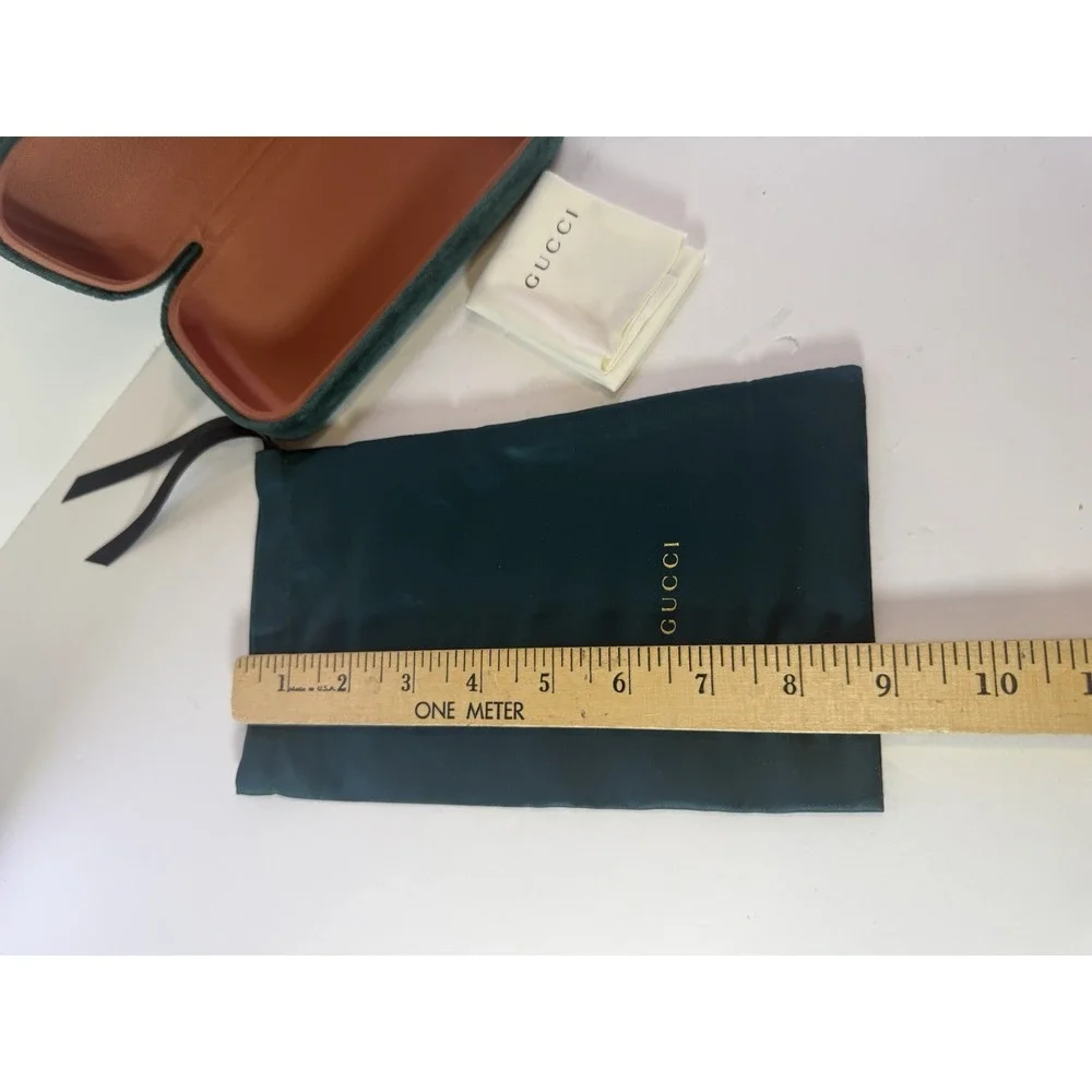 GUCCI Velvet Clamshell Storage Case Sunglasses Eyeglasses Hard Case Green